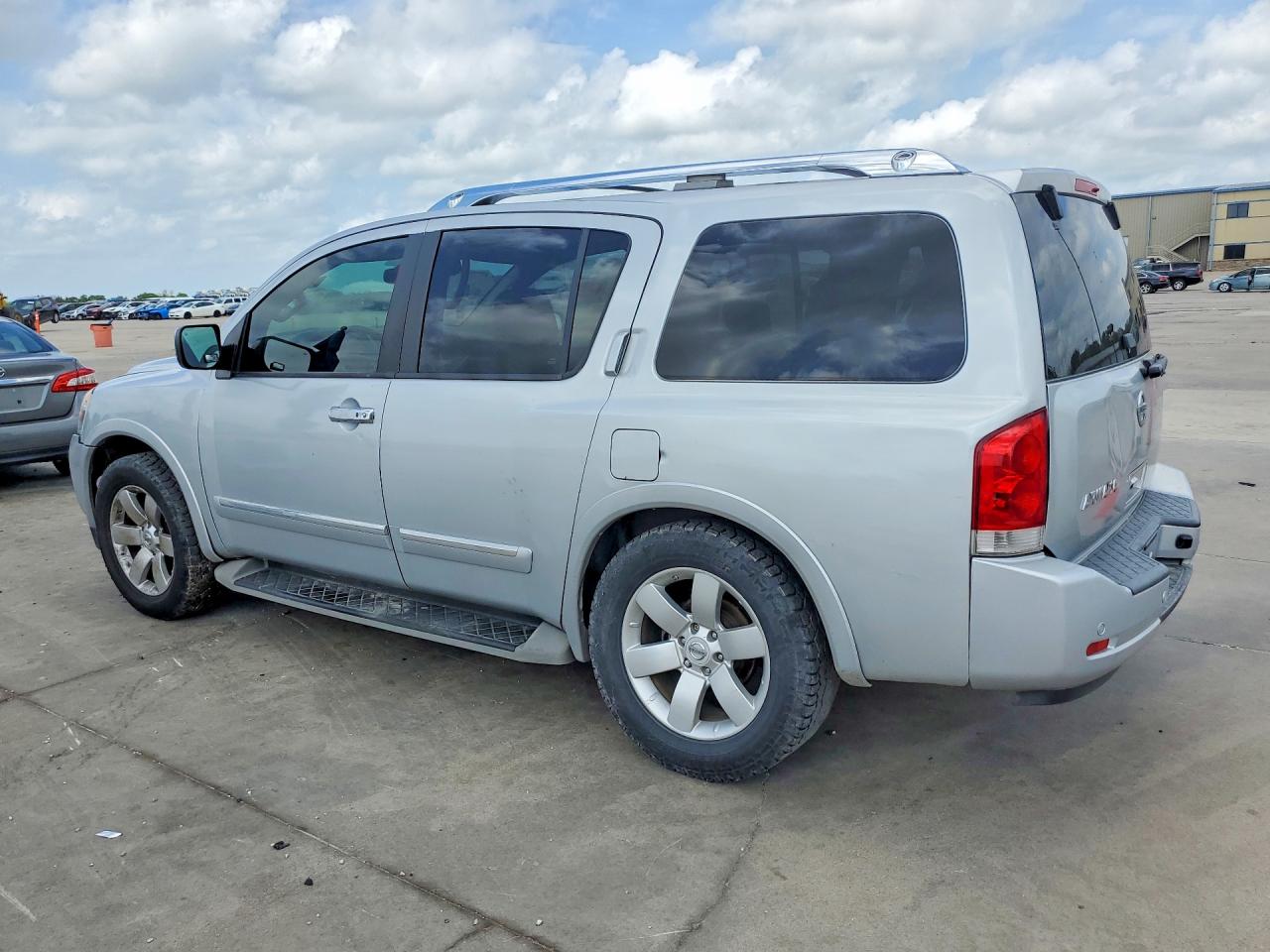 Nissan Armada Sv