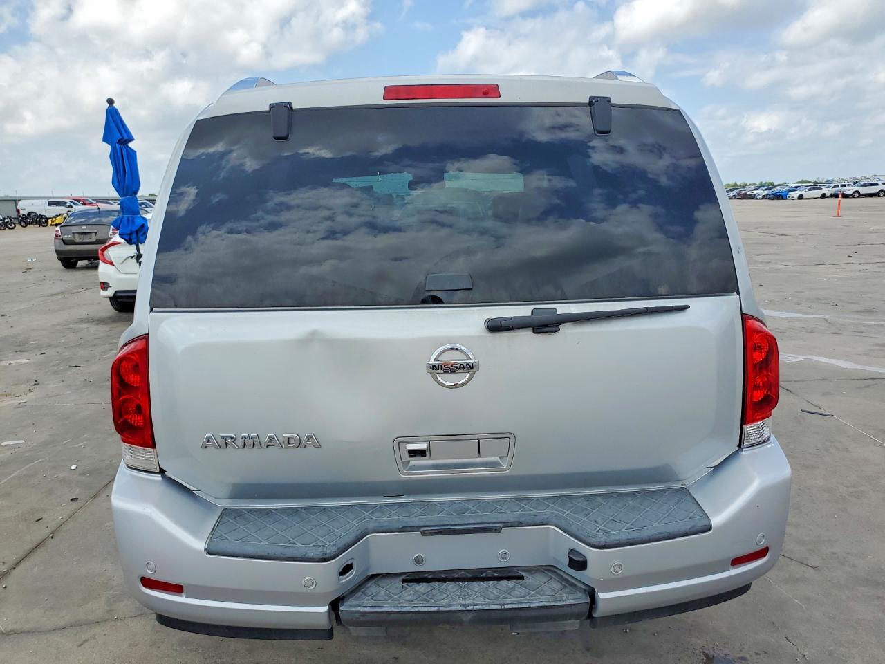 Nissan Armada Sv