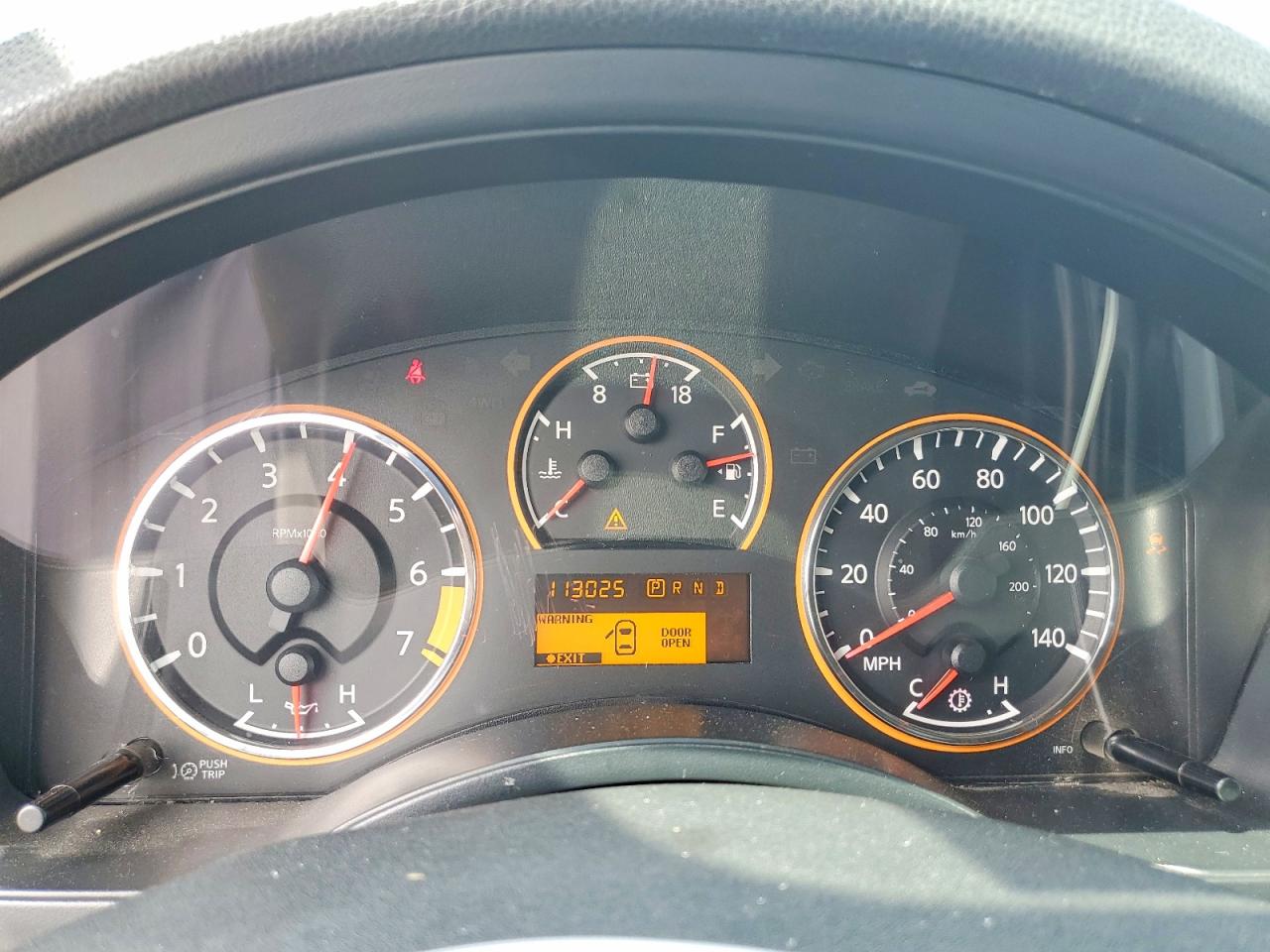 Nissan Armada Sv