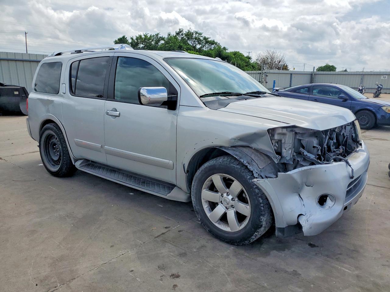 Nissan Armada Sv