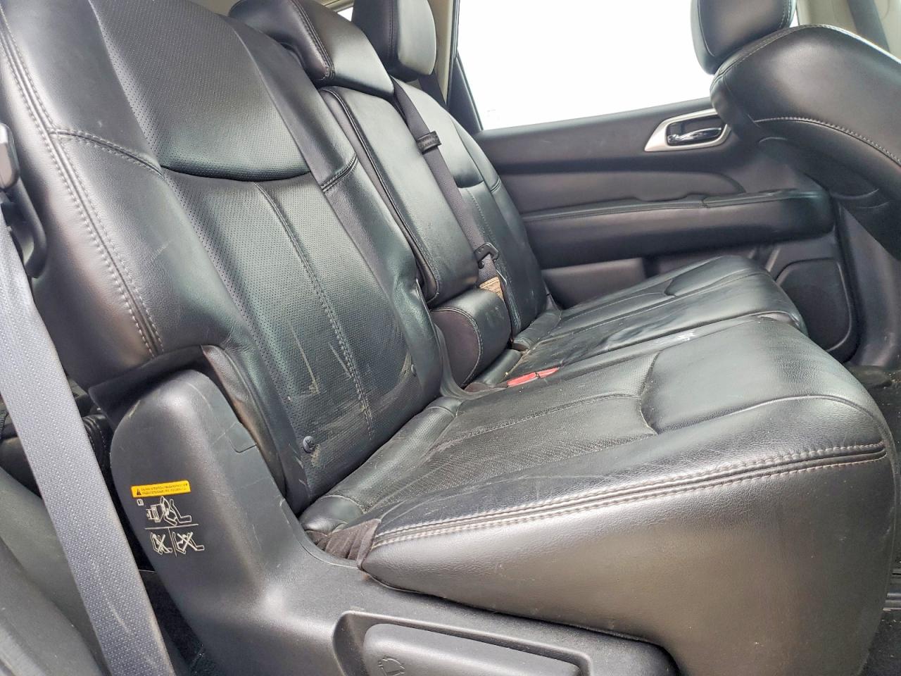 Nissan Pathfinder Platinum