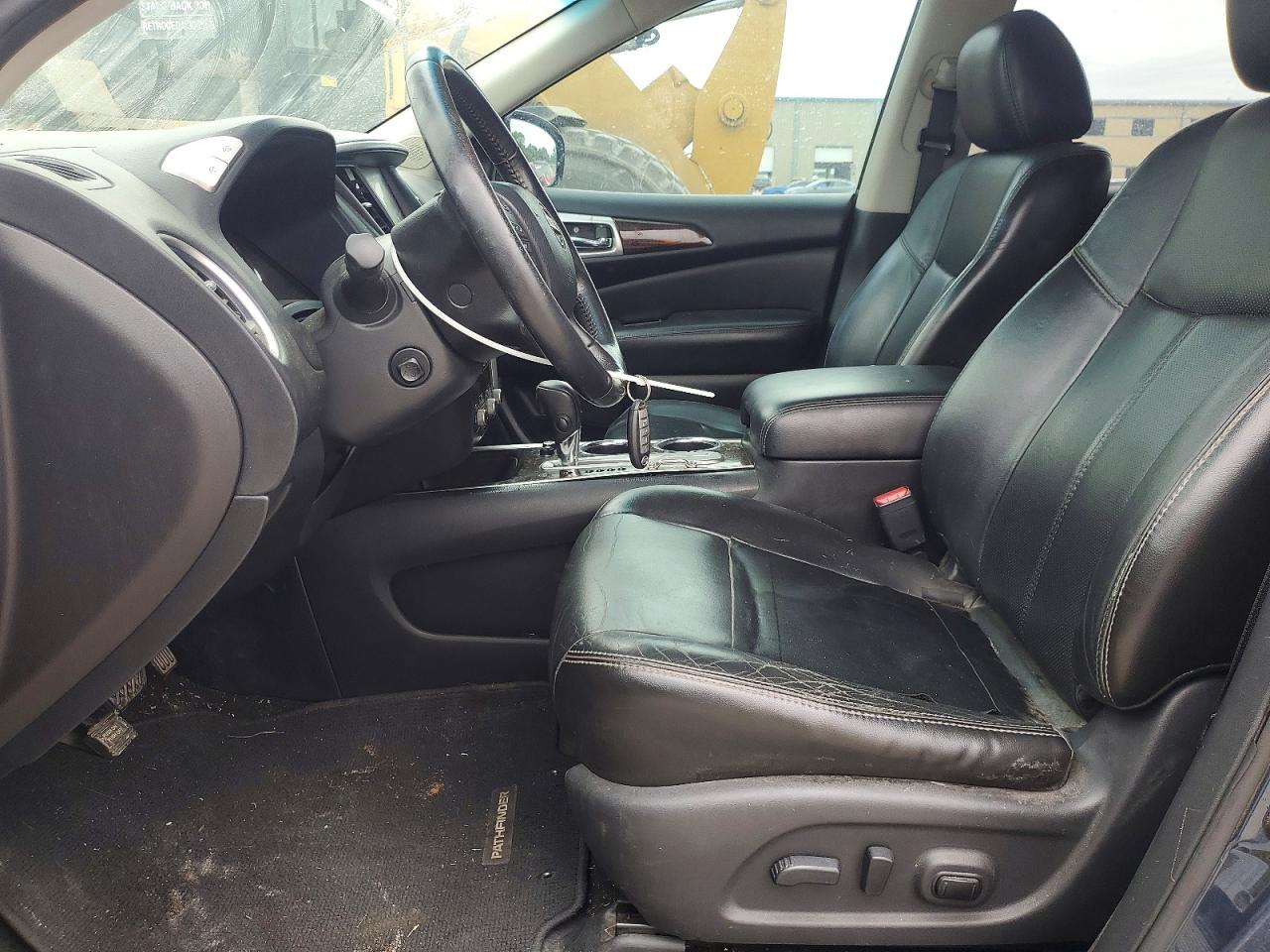 Nissan Pathfinder Platinum