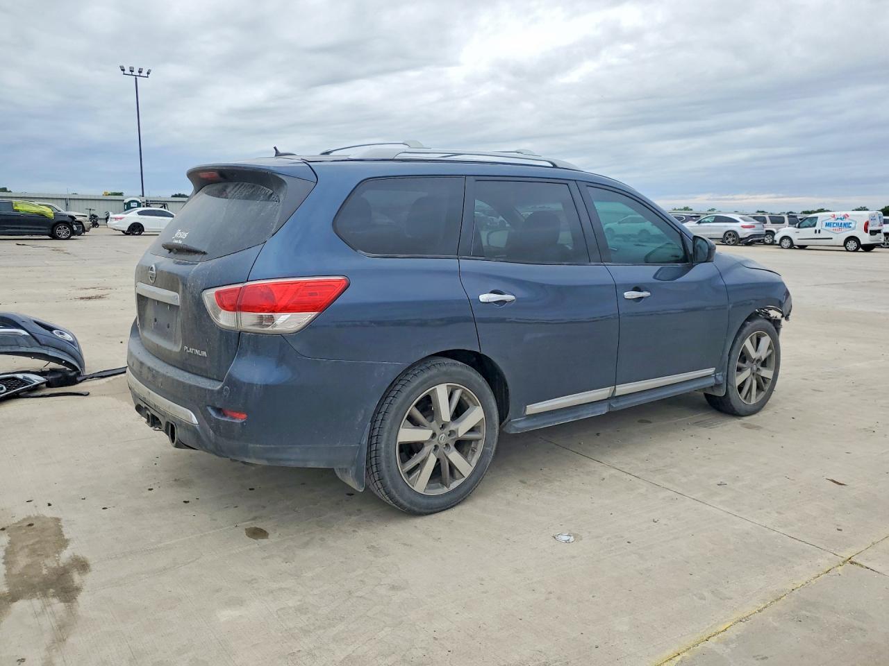 Nissan Pathfinder Platinum