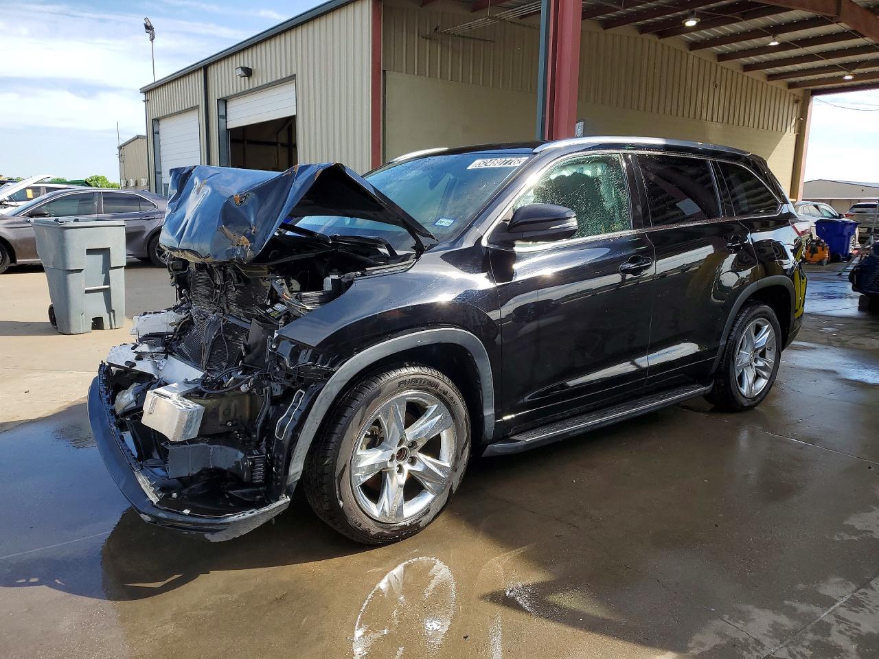 Salvage Toyota Highlander Image