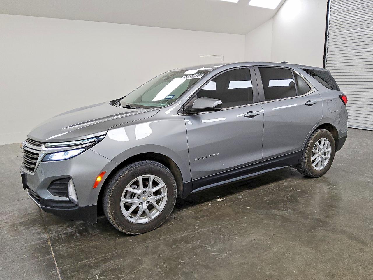 Salvage Chevrolet Equinox Image