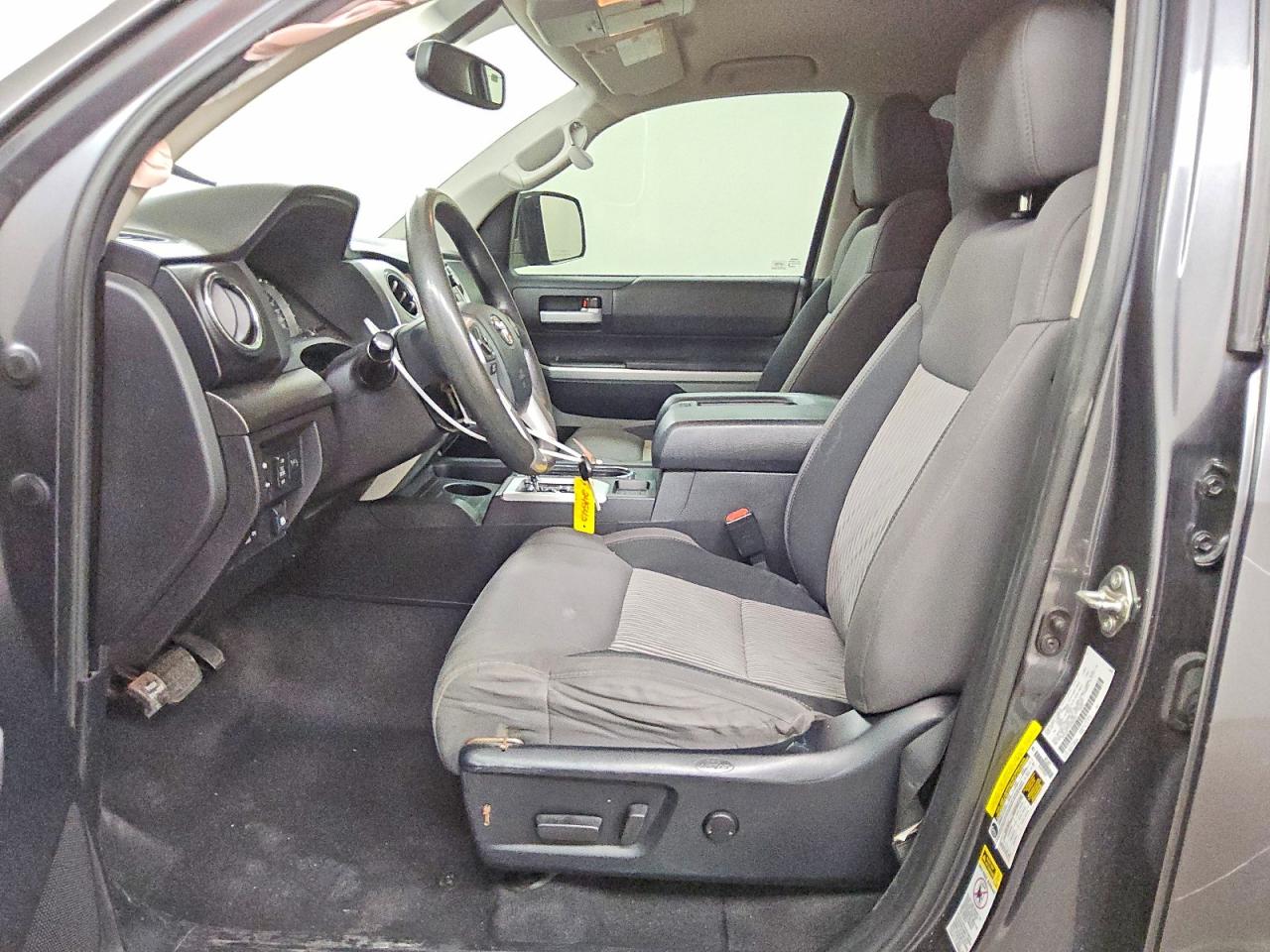 Toyota Tundra Crewmax Sr5