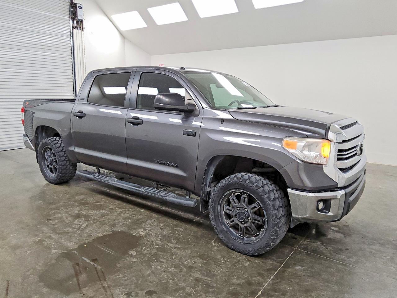 Toyota Tundra Crewmax Sr5