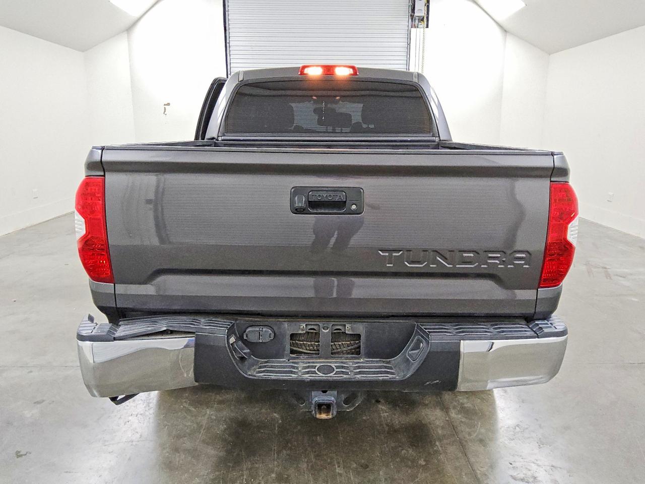 Toyota Tundra Crewmax Sr5