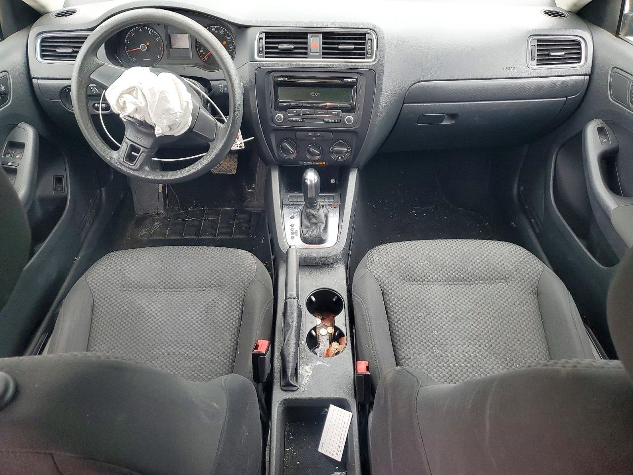 Volkswagen Jetta Base