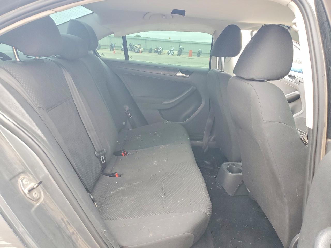 Volkswagen Jetta Base