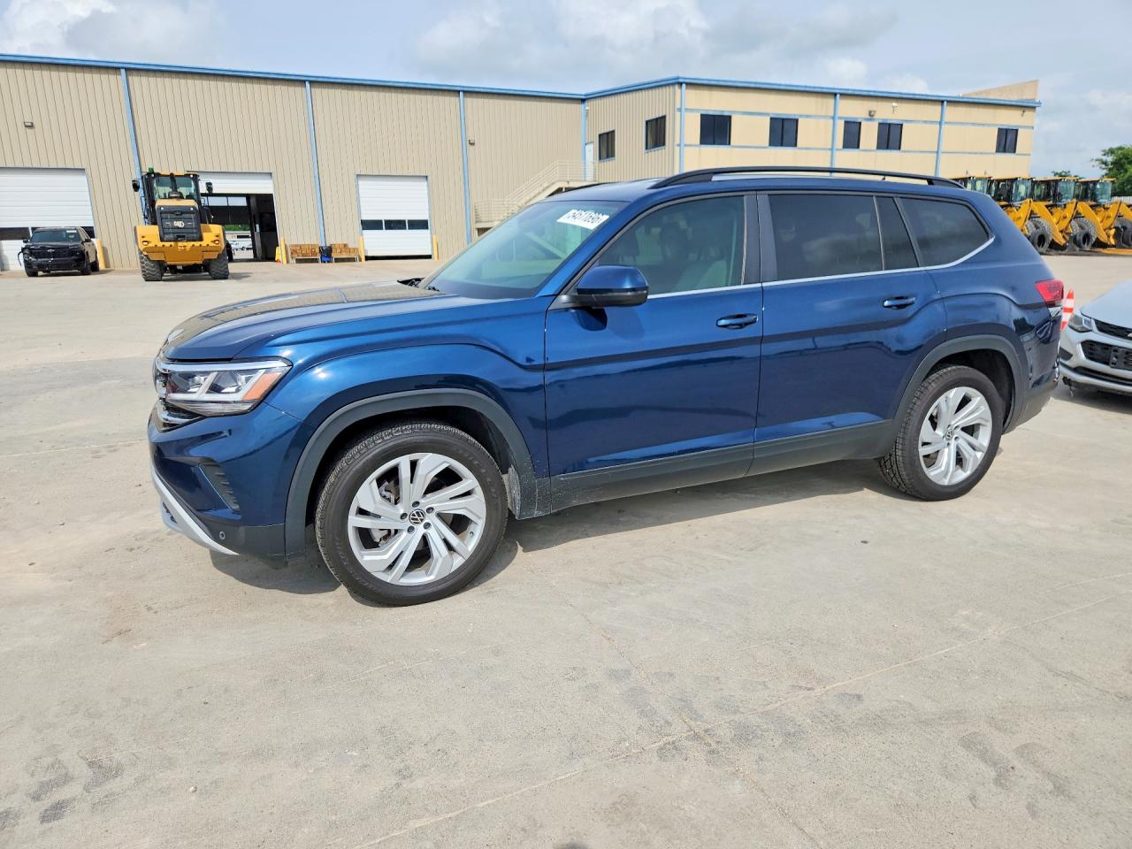 Salvage Volkswagen Atlas Image