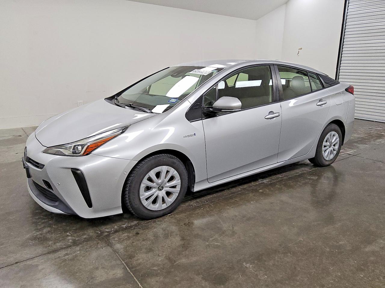 Salvage Toyota Prius Image