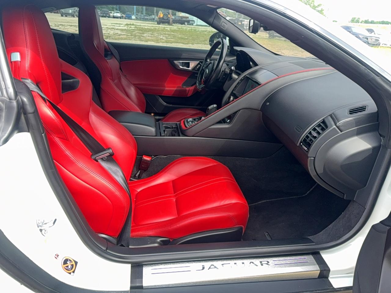 Jaguar F-TYPE R Dynamic