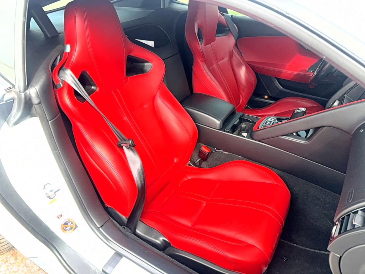 Jaguar F-TYPE R Dynamic