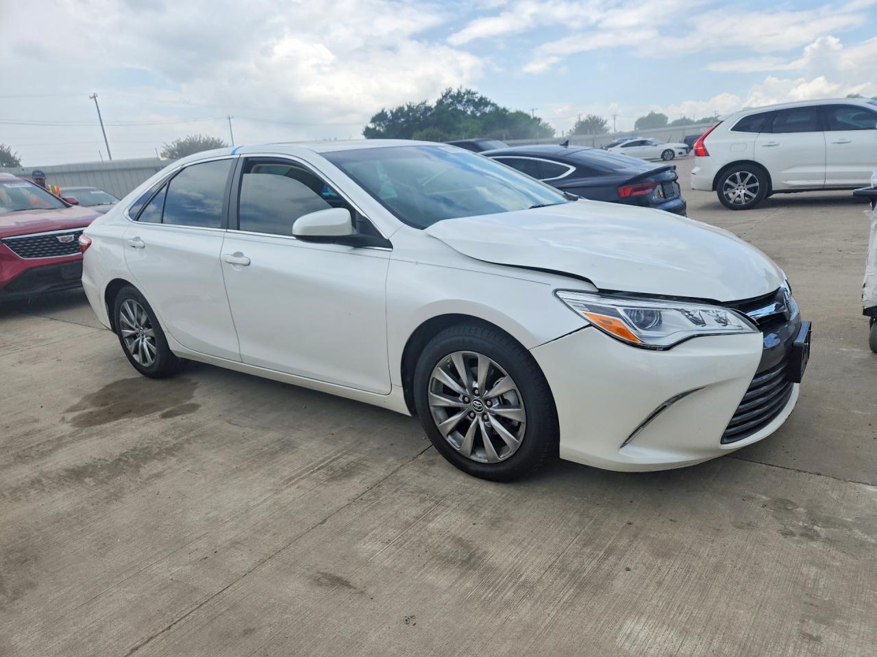 Toyota Camry Xle V6