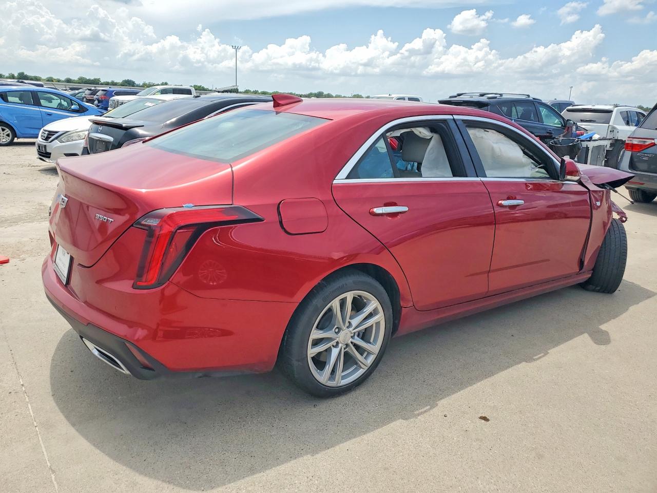 Cadillac CT4 Luxury +