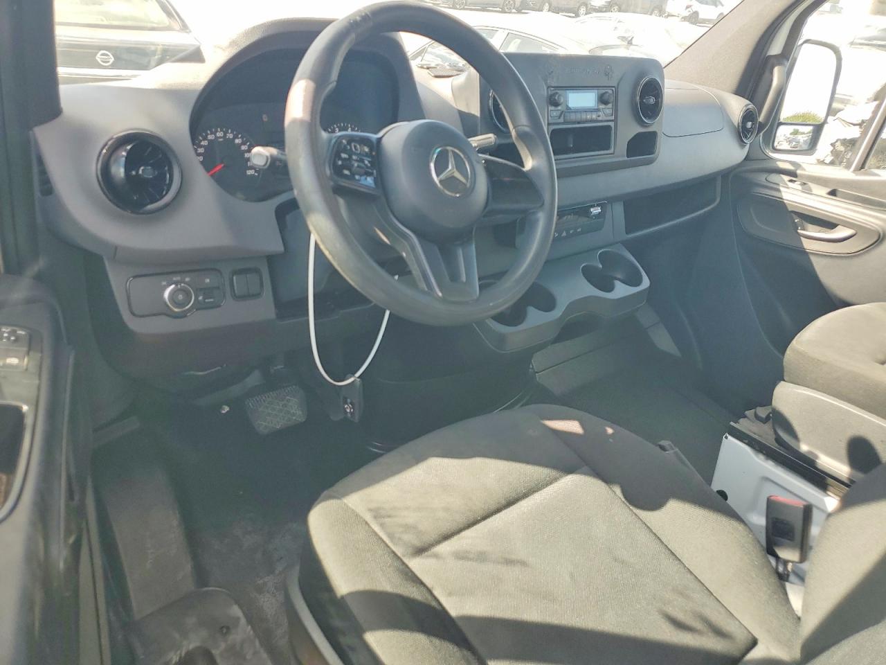 Mercedes-Benz Sprinter 2500