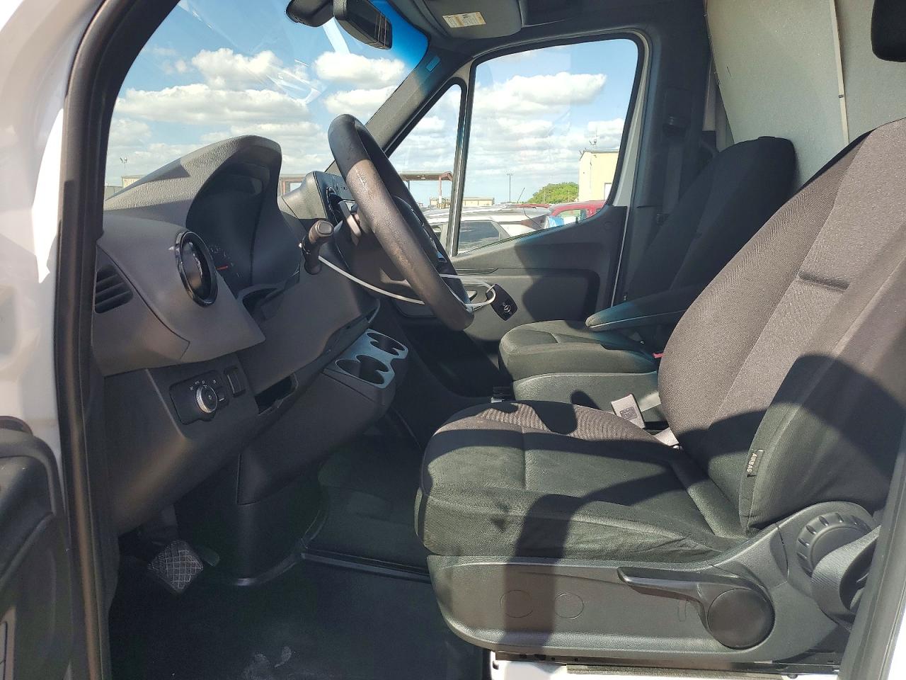 Mercedes-Benz Sprinter 2500