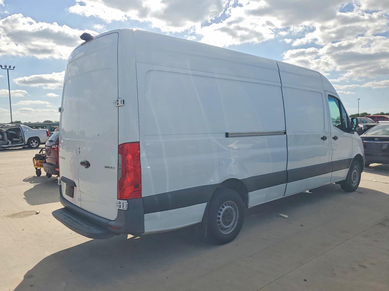 Mercedes-Benz Sprinter 2500