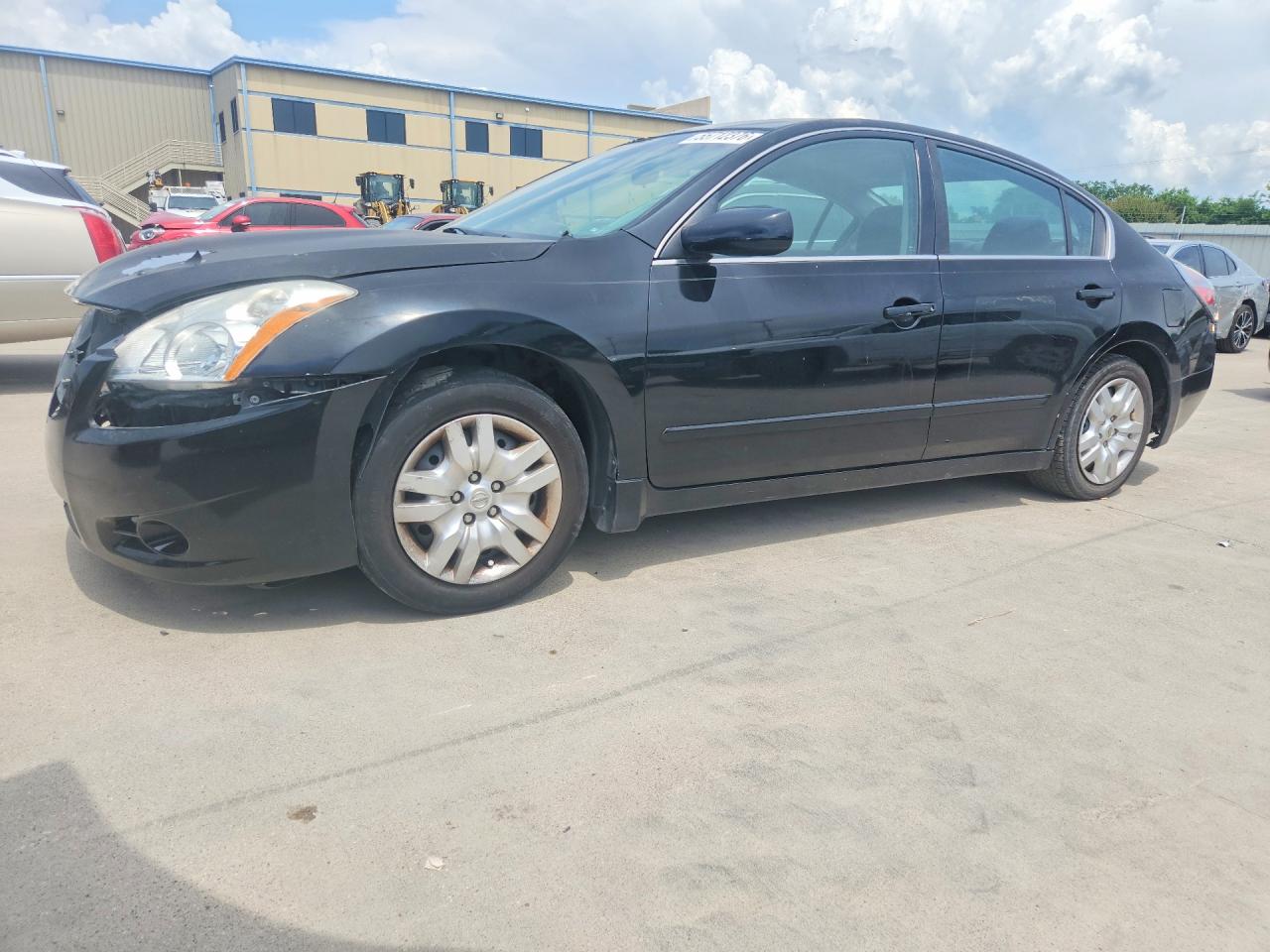 Salvage Nissan Altima Image