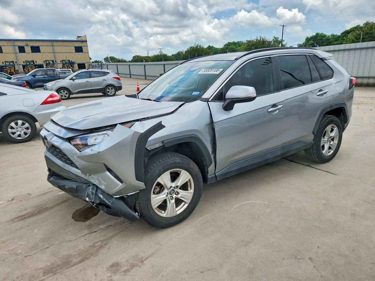 Salvage Toyota RAV4 Image