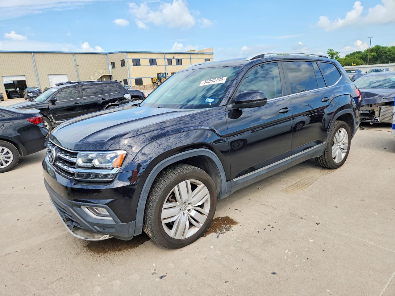Salvage Volkswagen Atlas Image