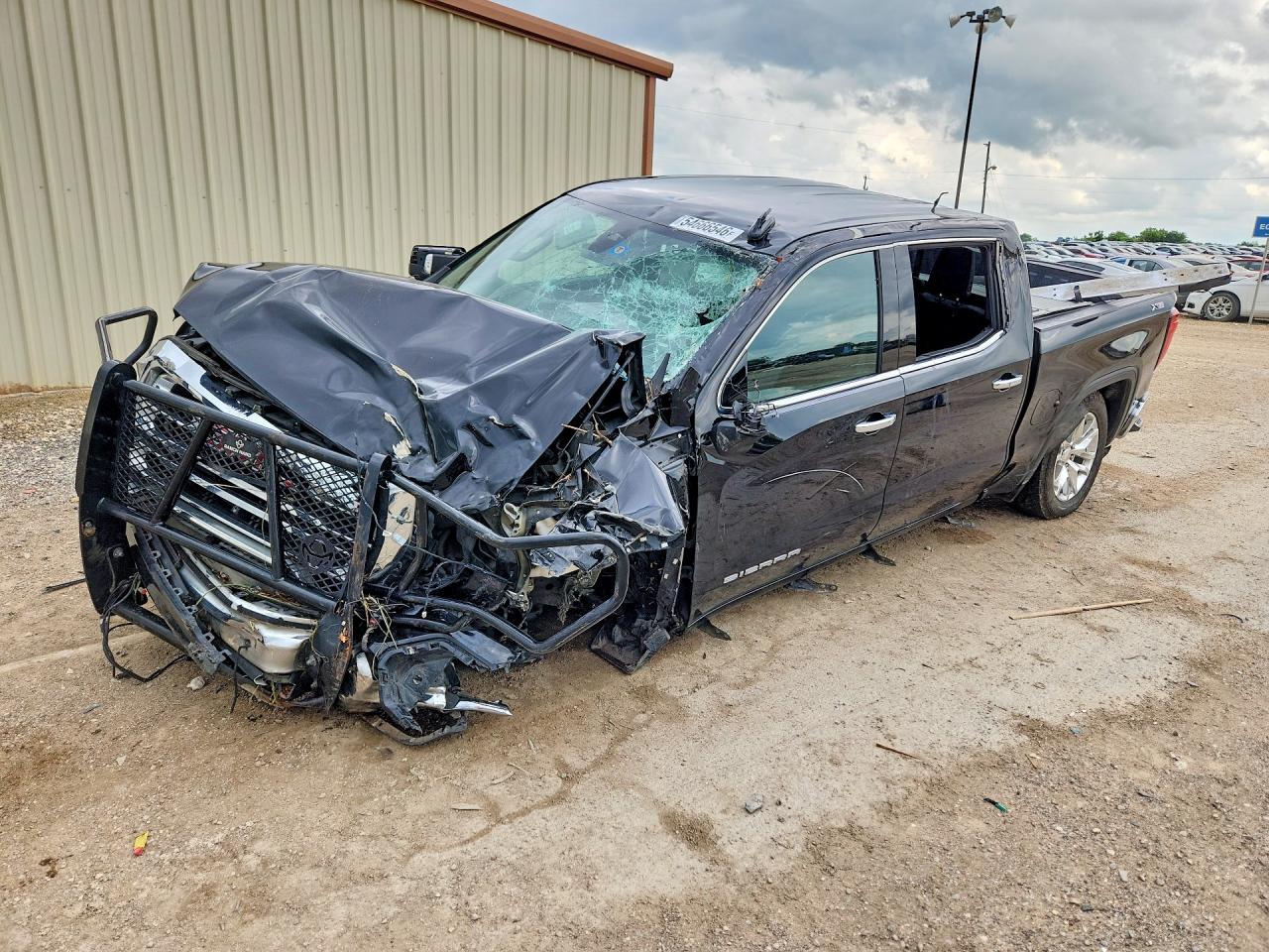 Salvage GMC Sierra Image