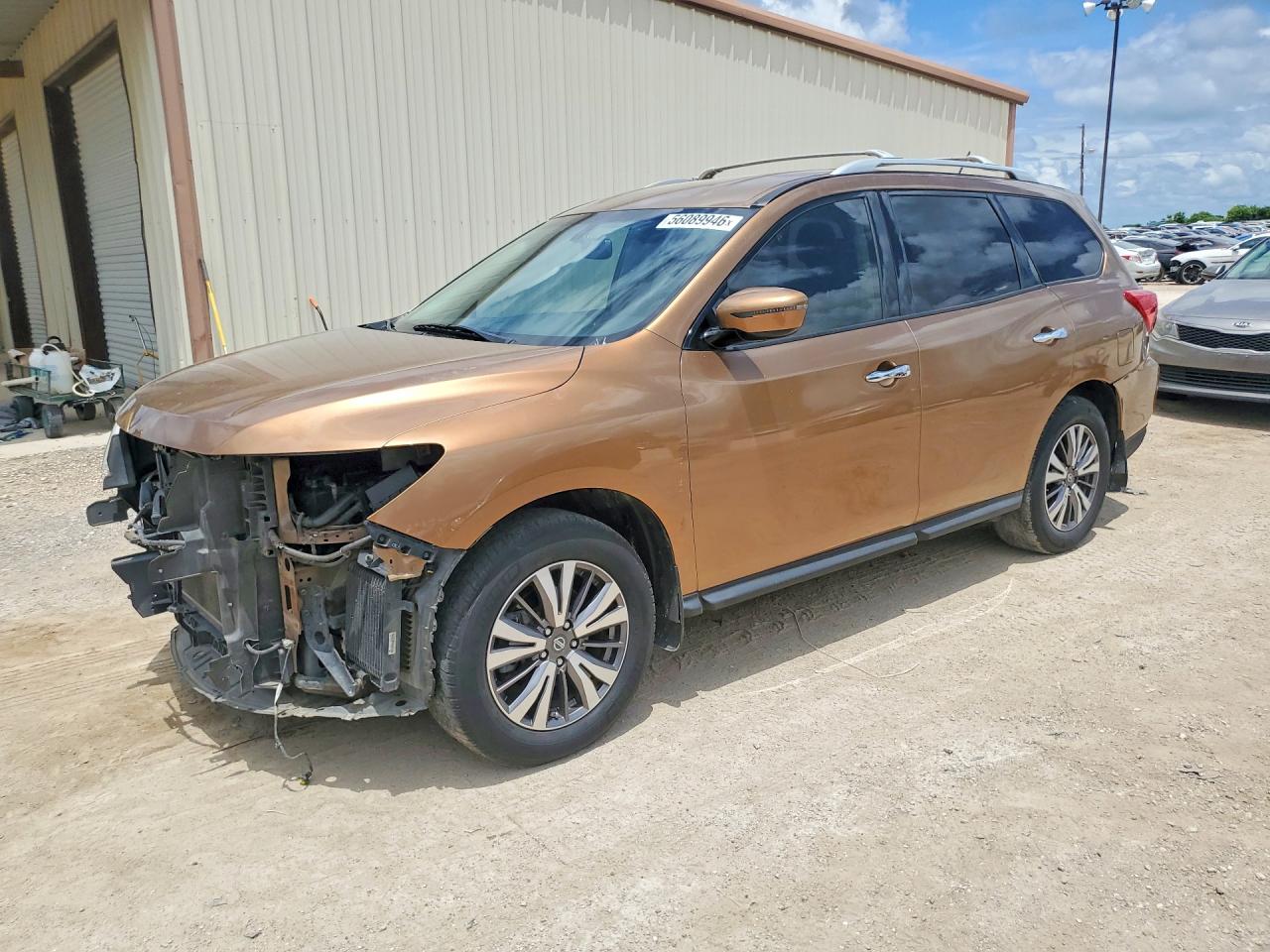 Salvage Nissan Pathfinder Image