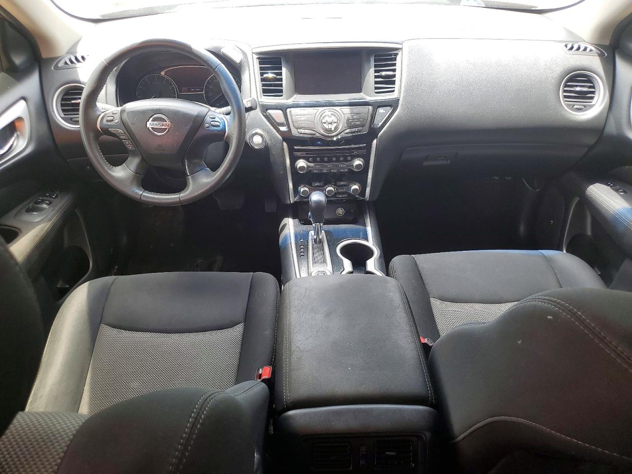 Nissan Pathfinder Sv