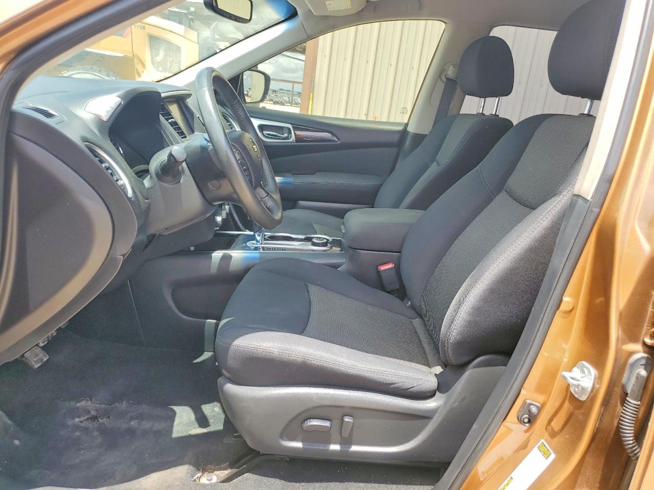 Nissan Pathfinder Sv