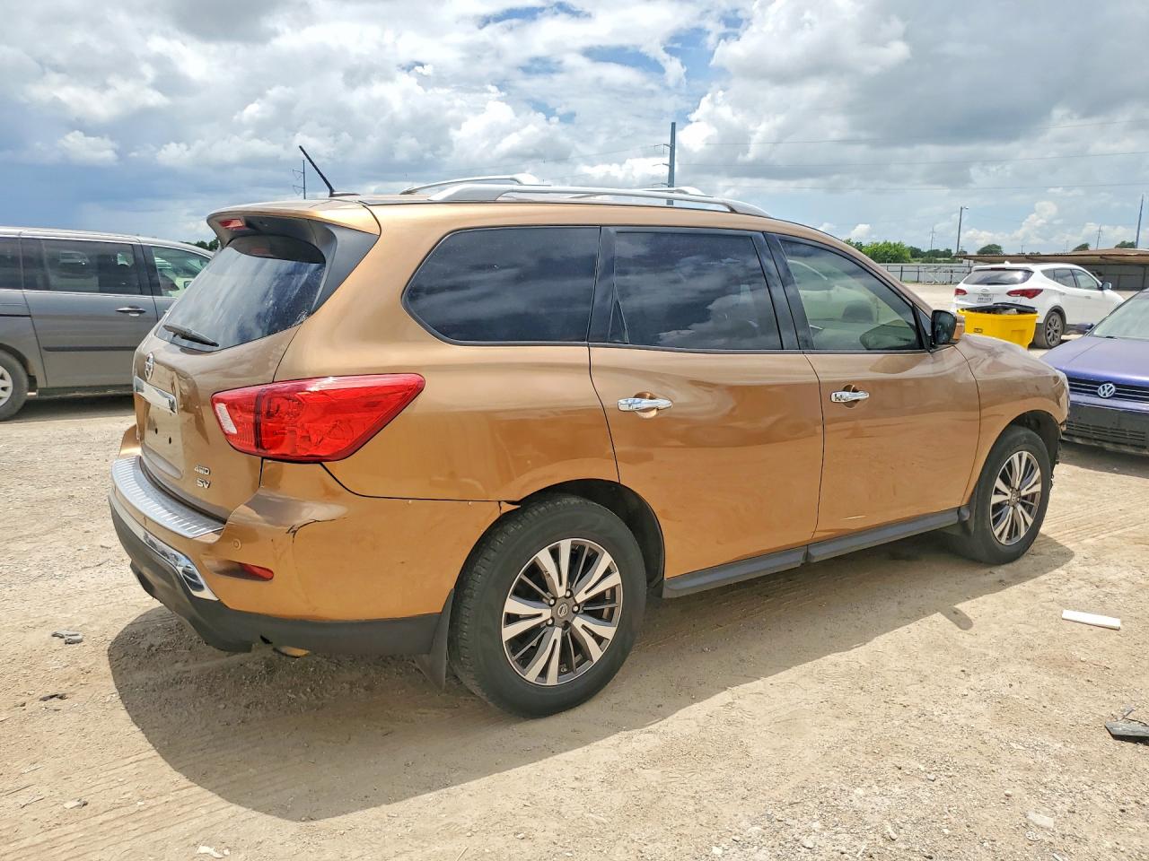 Nissan Pathfinder Sv