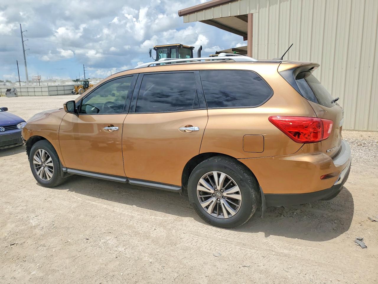Nissan Pathfinder Sv