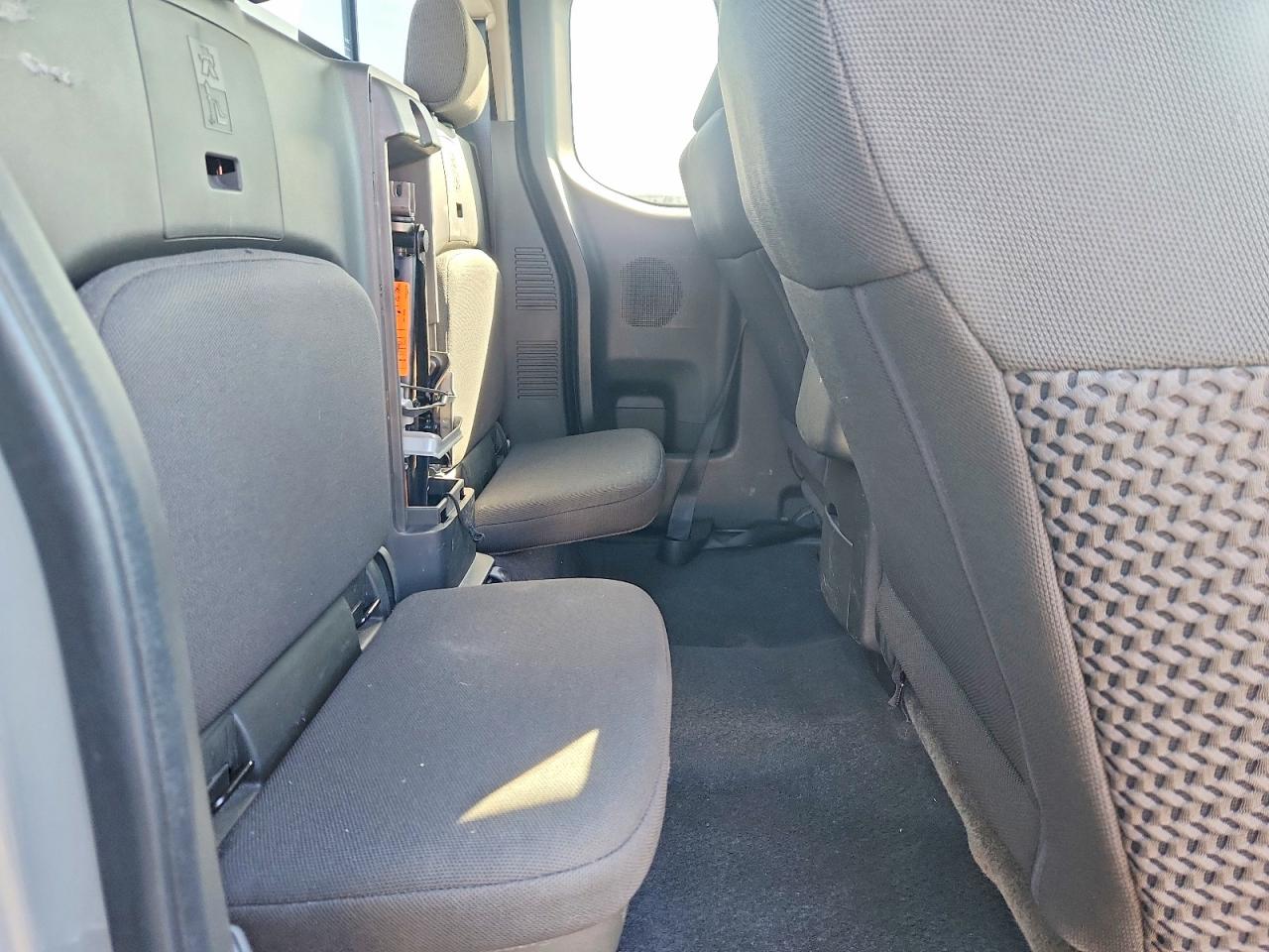Nissan Frontier S