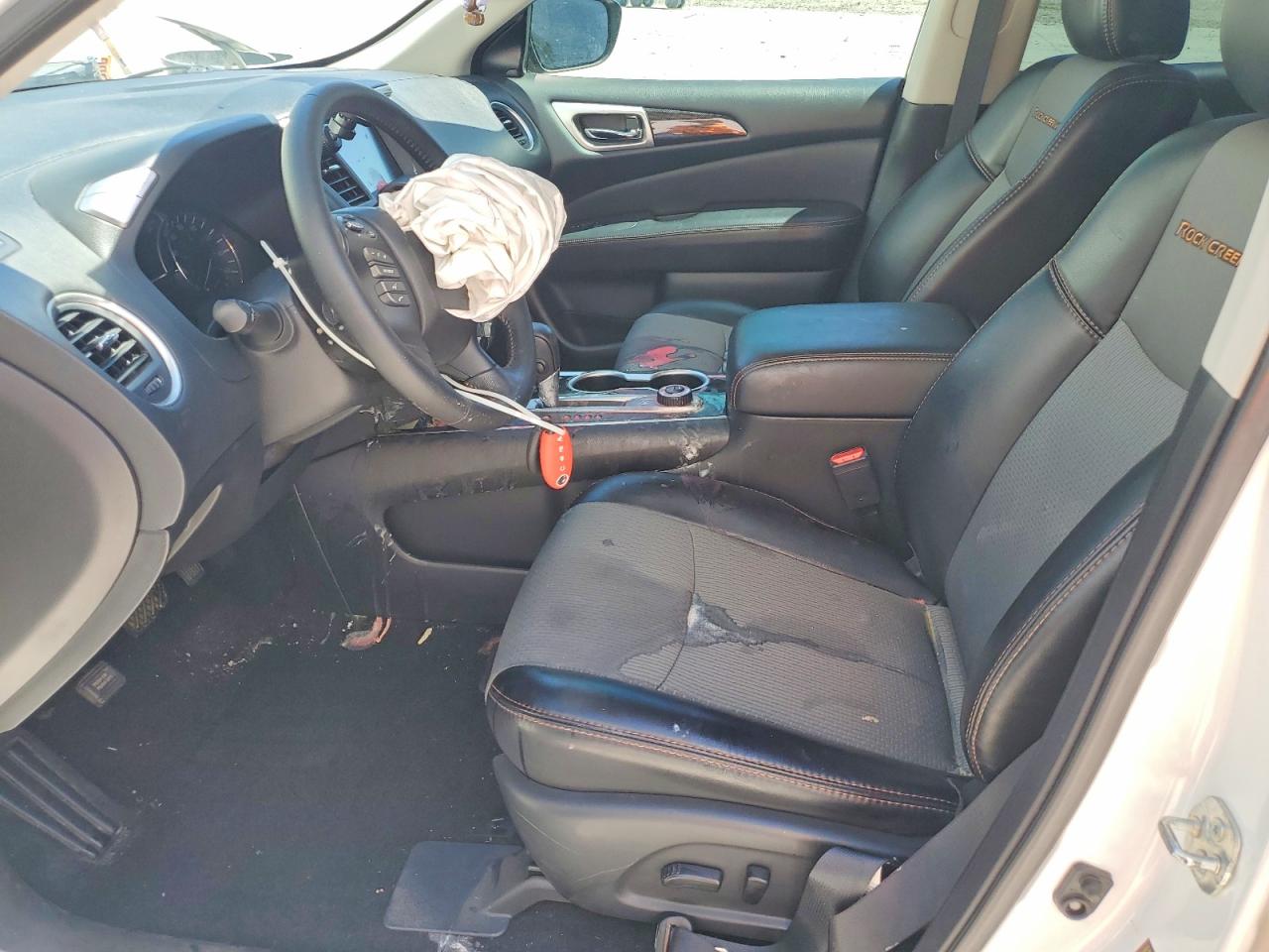 Nissan Pathfinder Sv