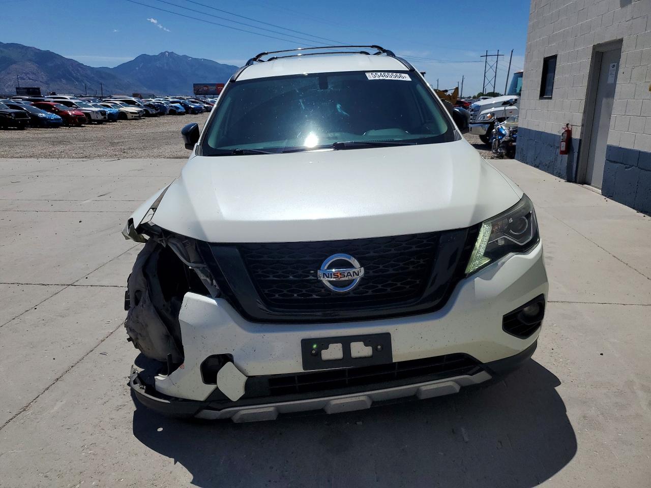 Nissan Pathfinder Sv