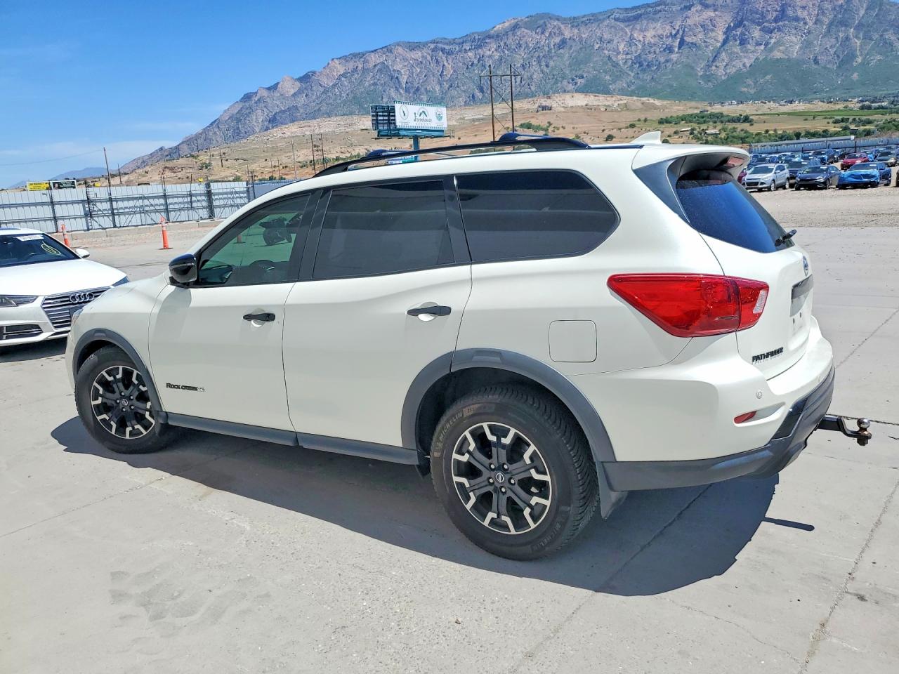 Nissan Pathfinder Sv