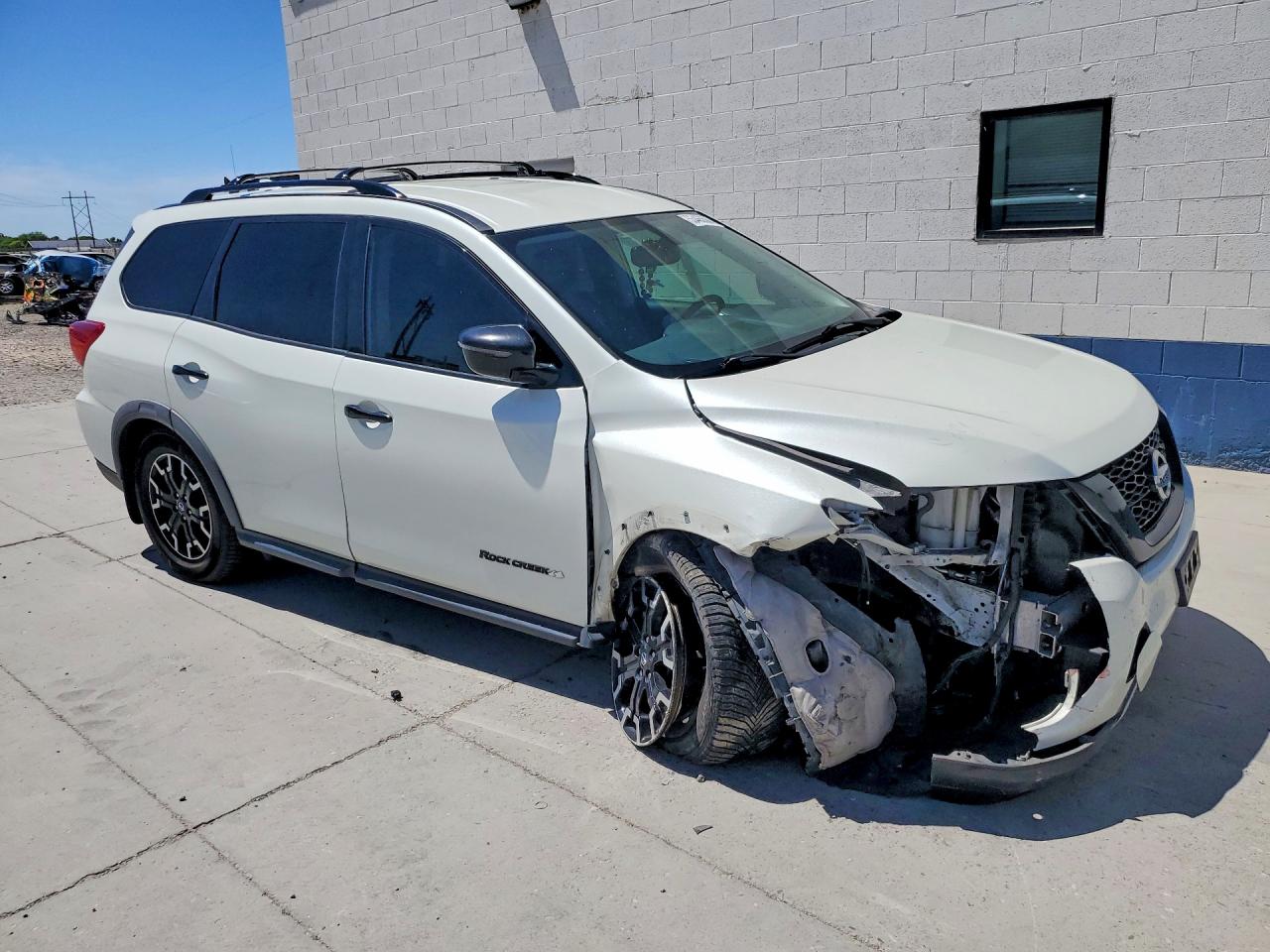 Nissan Pathfinder Sv
