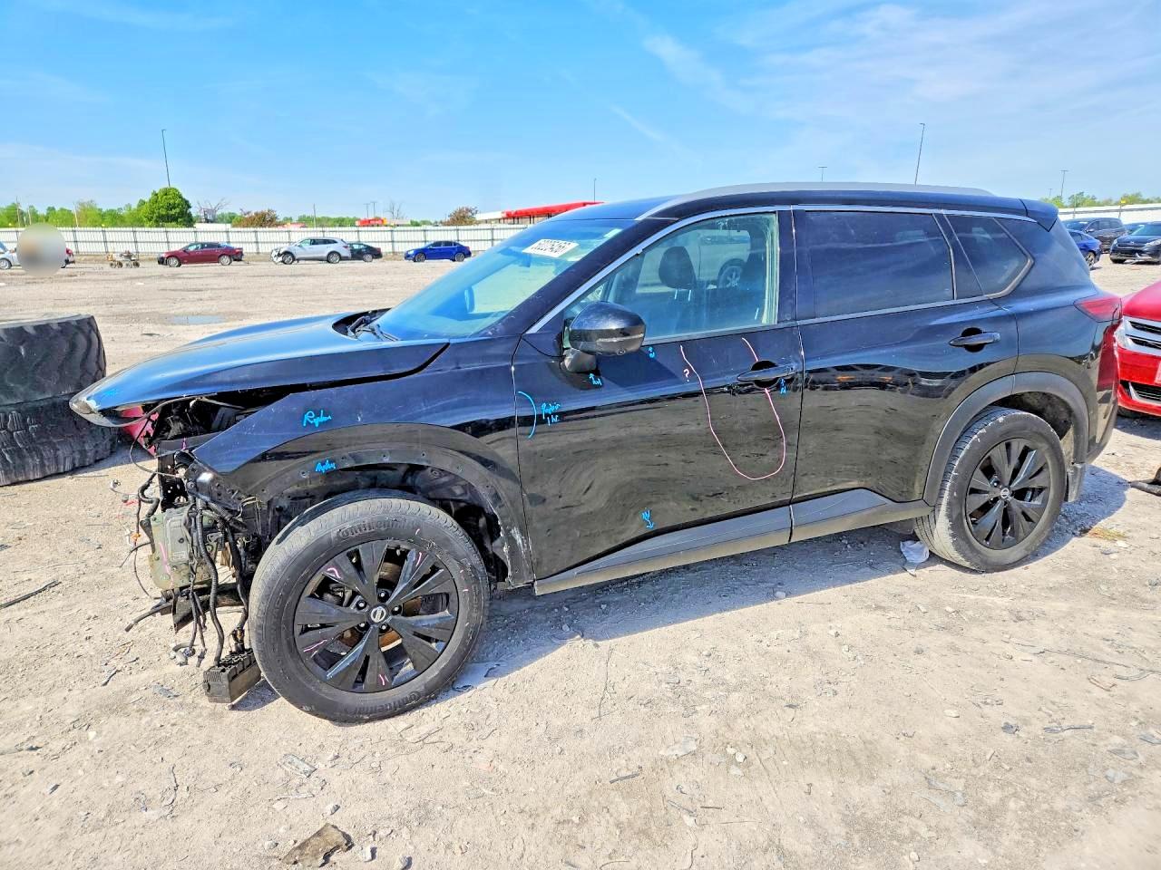Salvage Nissan Rogue Image