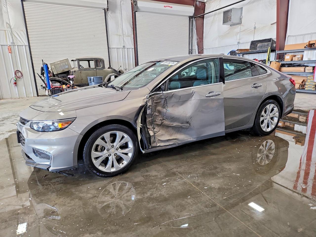 Salvage Chevrolet Malibu Image