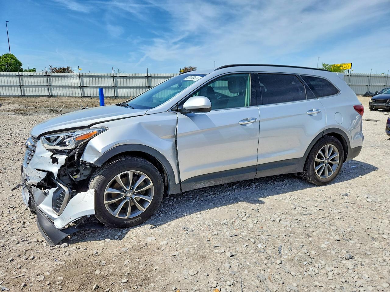 Salvage Hyundai SANTA FE Image