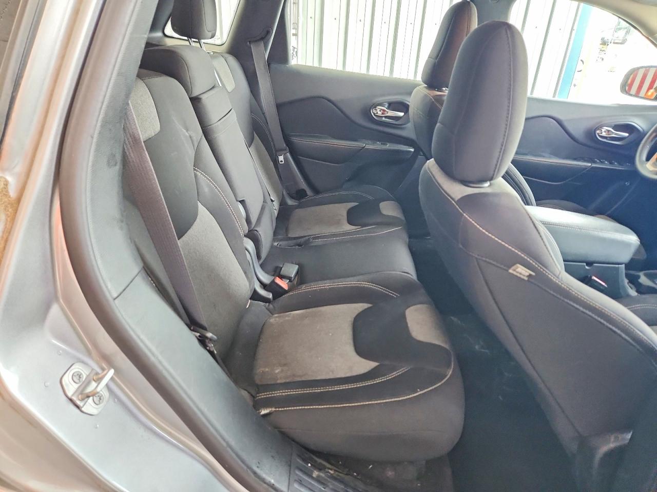 Jeep Cherokee Sport
