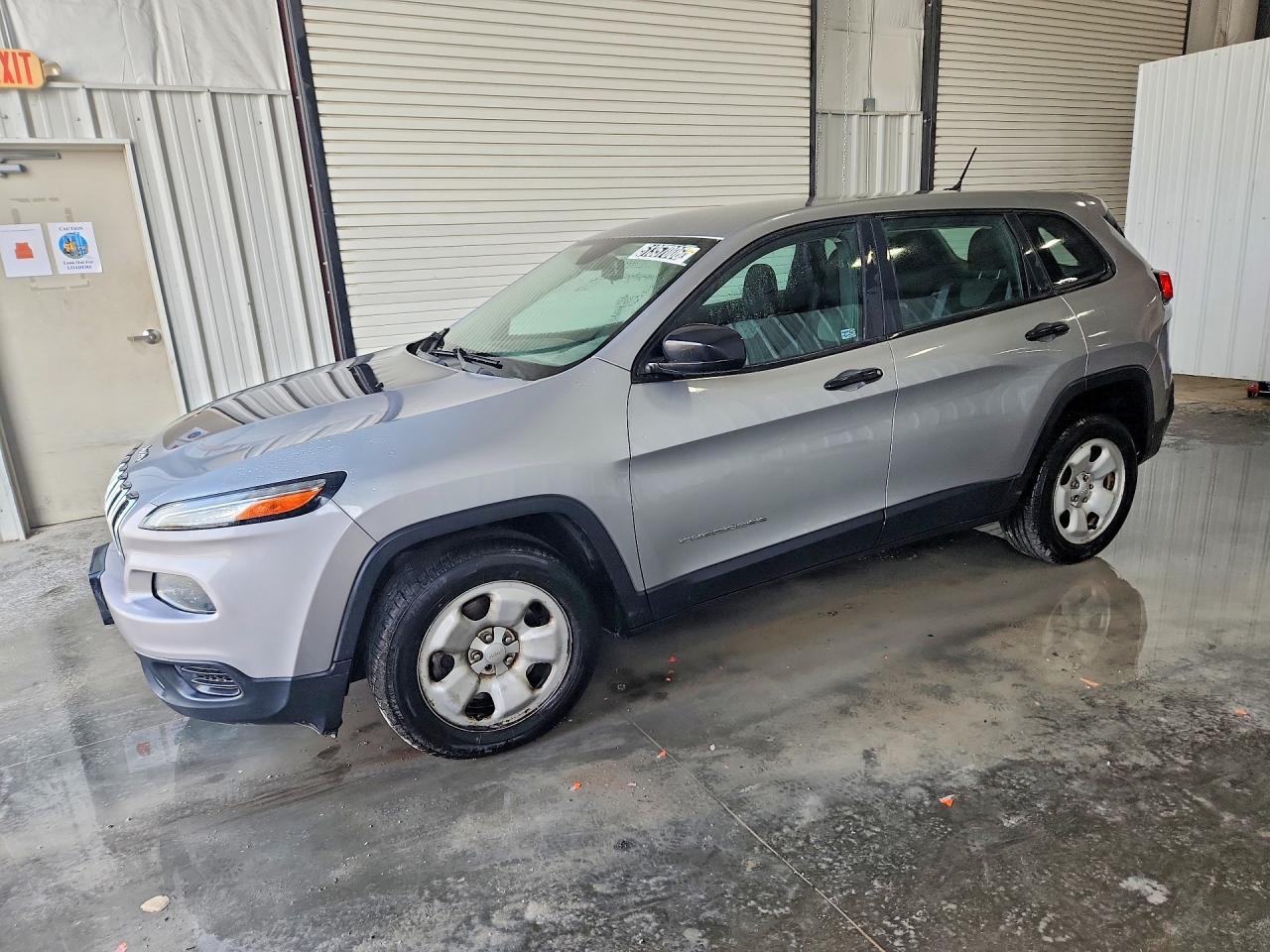 Salvage Jeep Cherokee Image