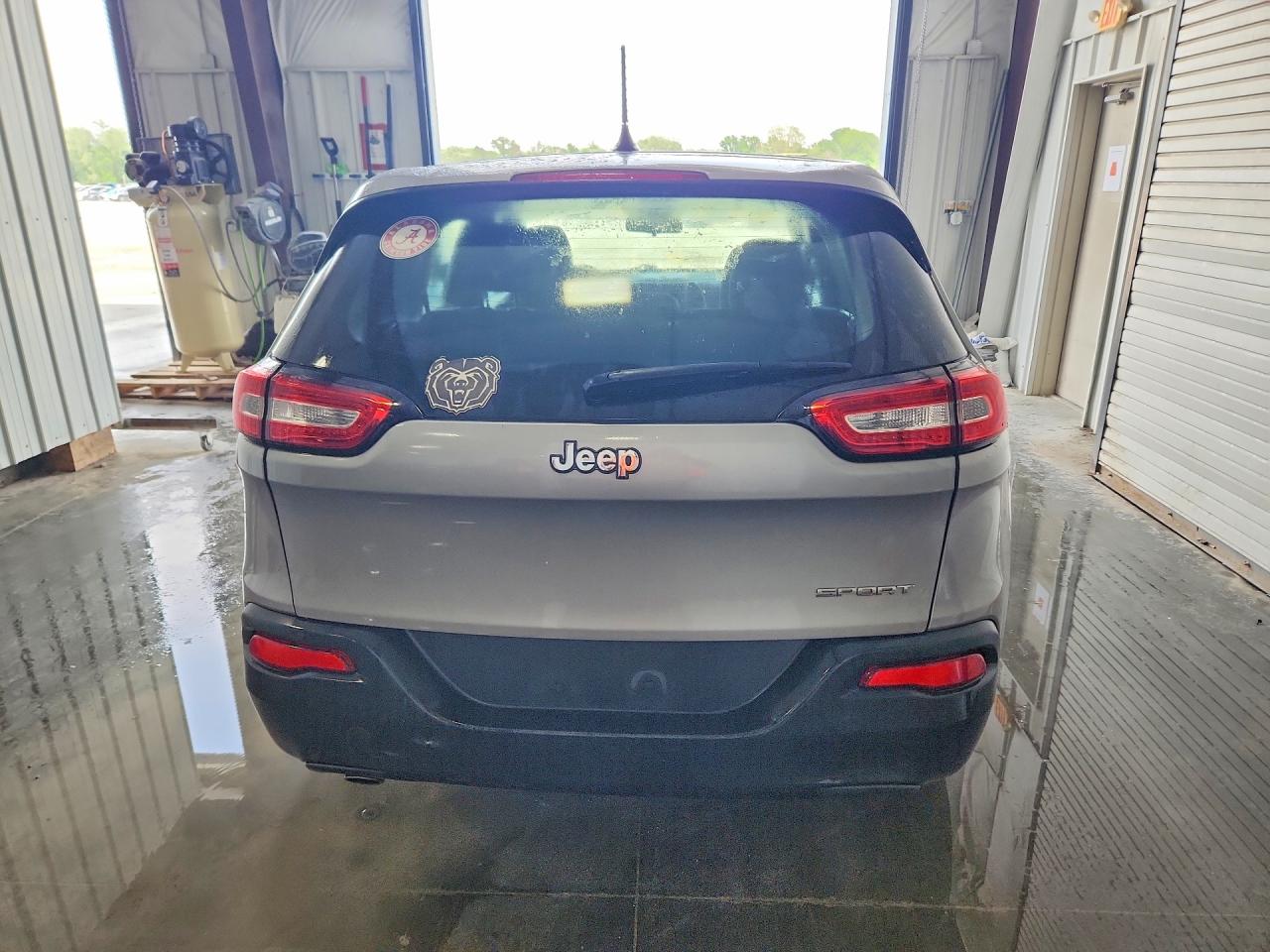 Jeep Cherokee Sport
