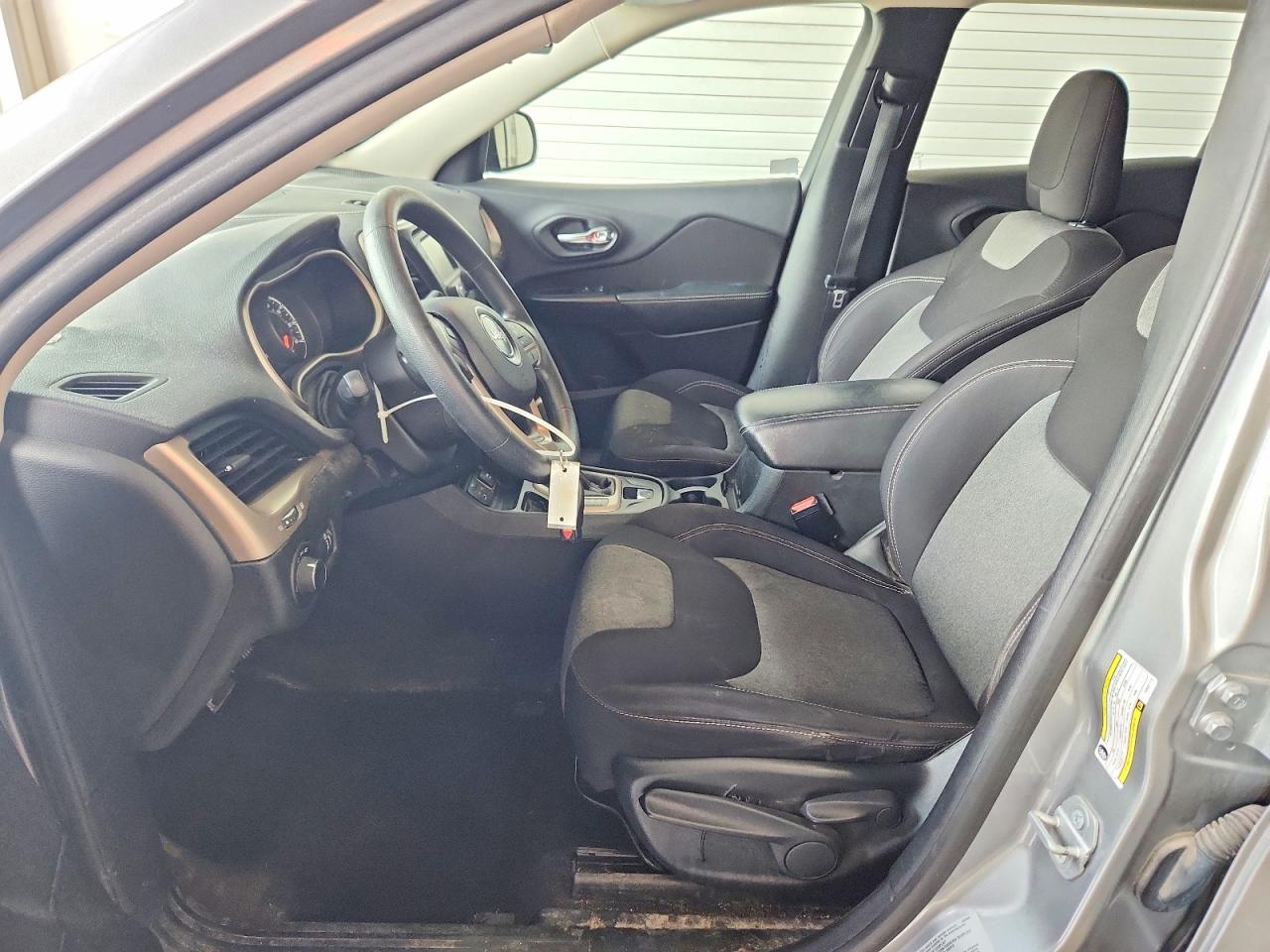 Jeep Cherokee Sport