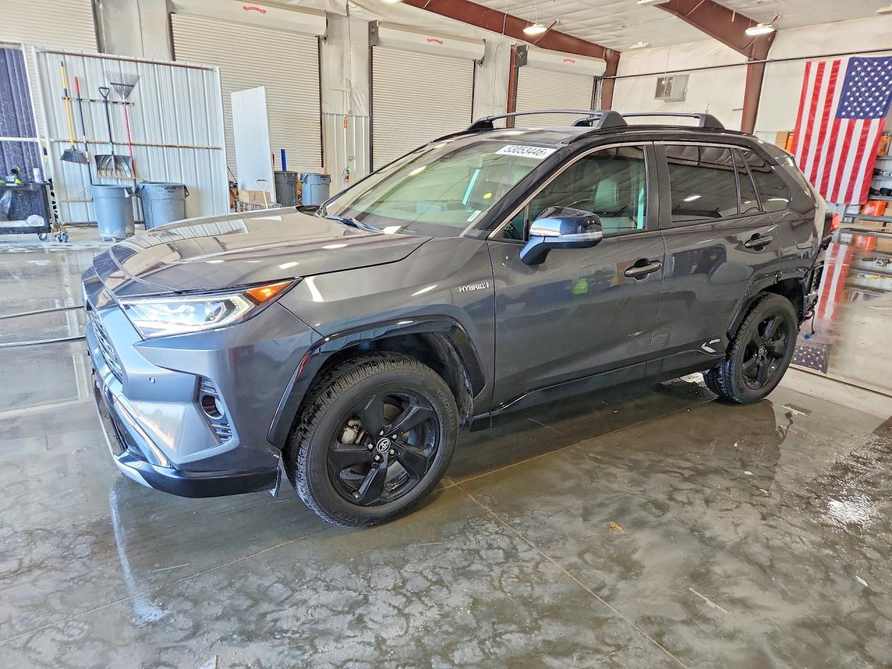 Salvage Toyota RAV4 Image