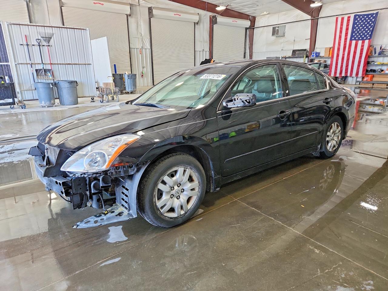 Salvage Nissan Altima Image