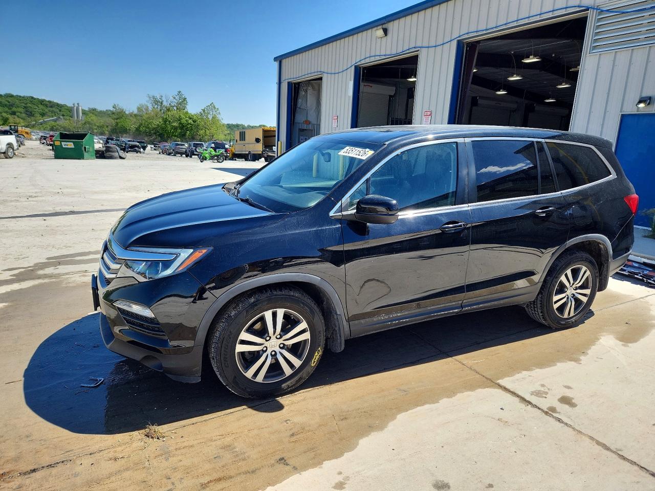 Salvage Honda Pilot Image