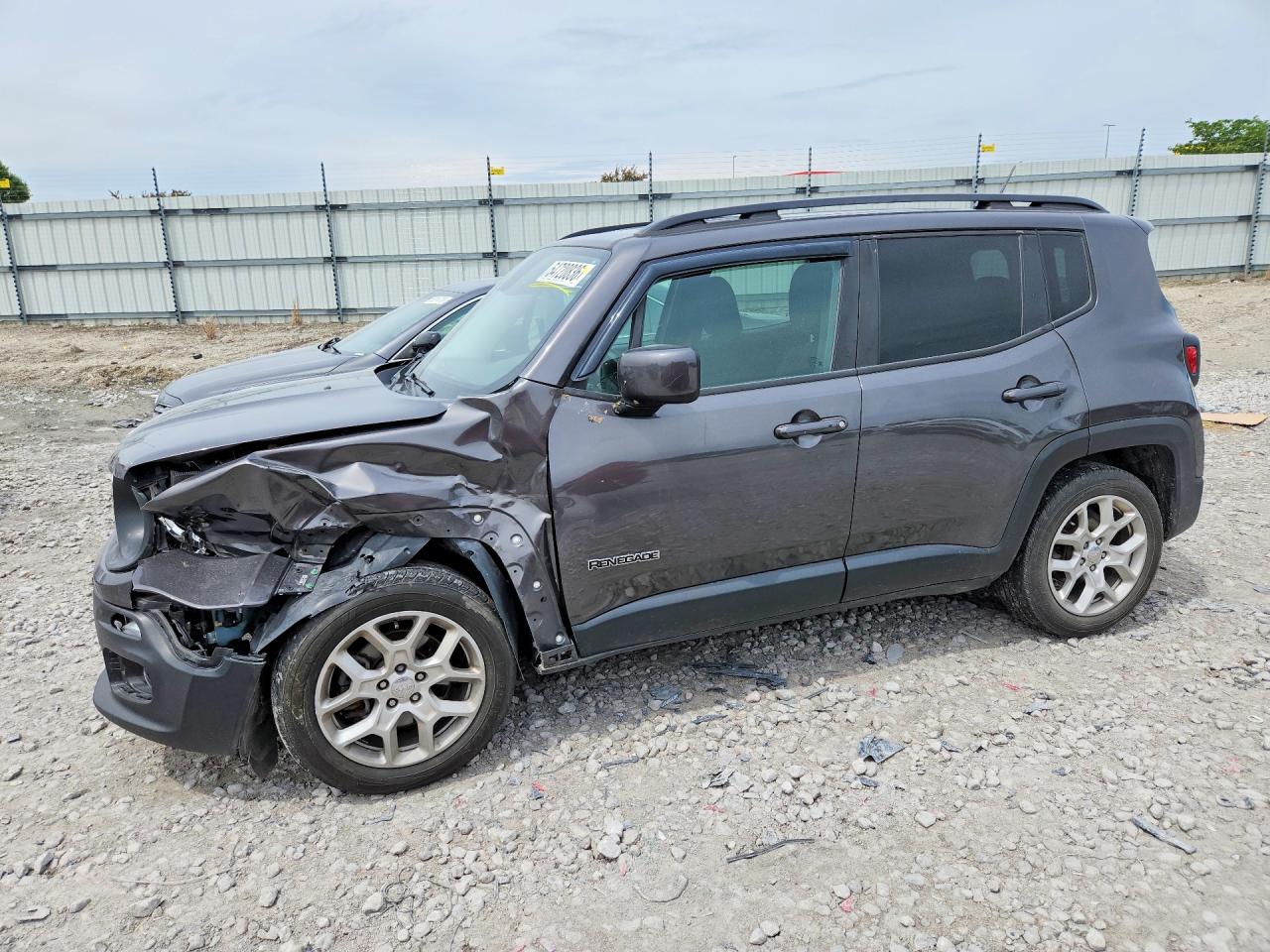 Salvage Jeep Renegade Image