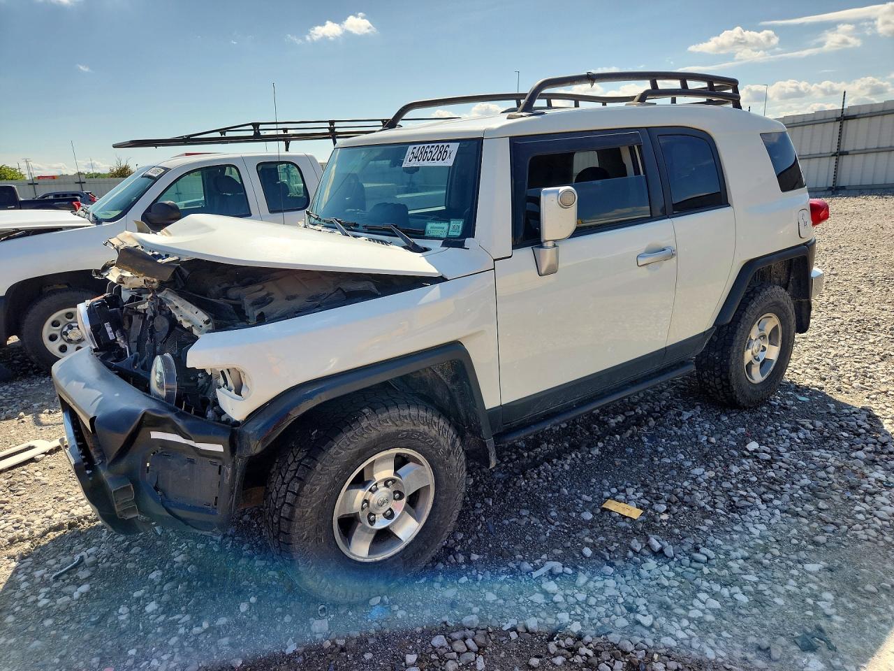 Salvage Toyota FJ Cruiser Image