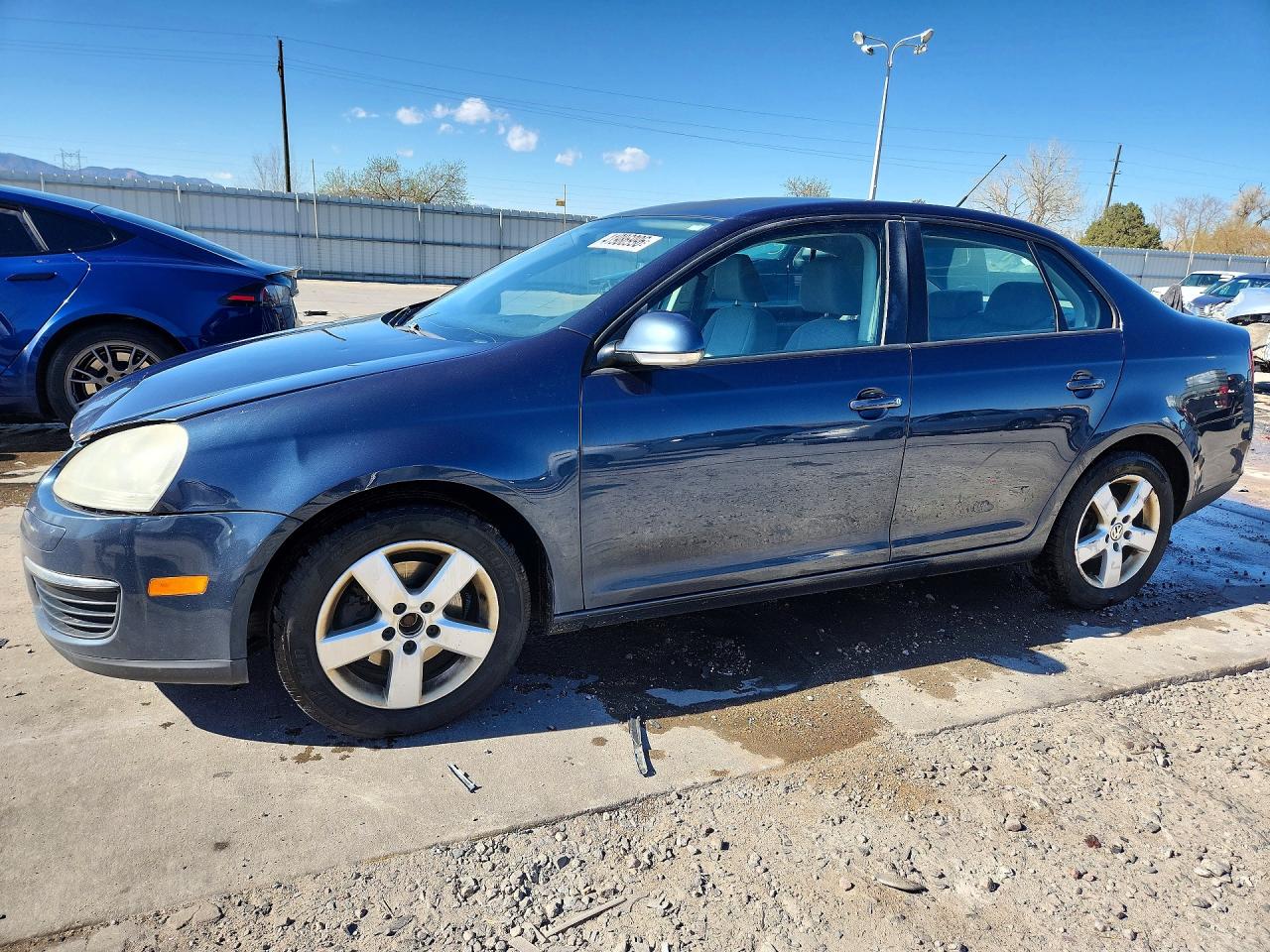 Salvage Volkswagen Jetta Image